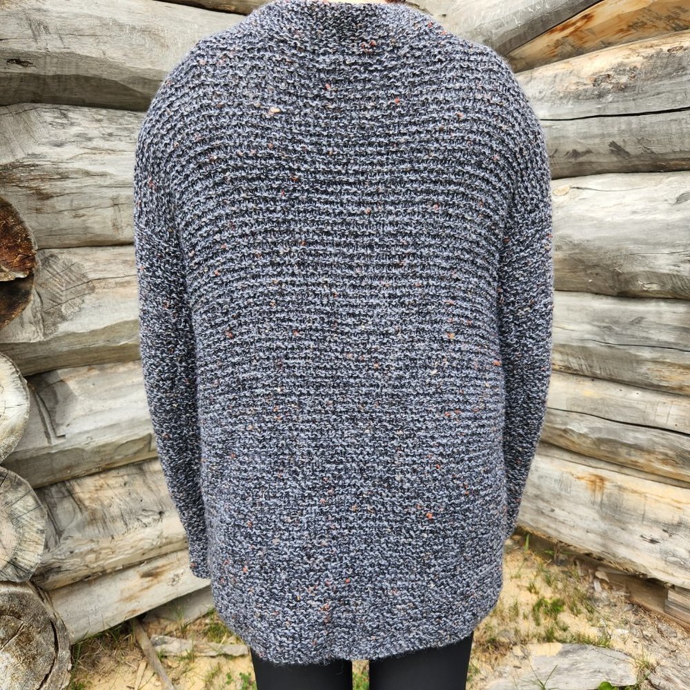 Hand-knit Unisex Variegated Grey Pullover Sweater - Picture 3 of 6
